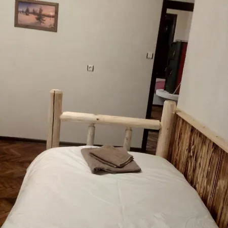 ловен дом и бар мечи кът *
